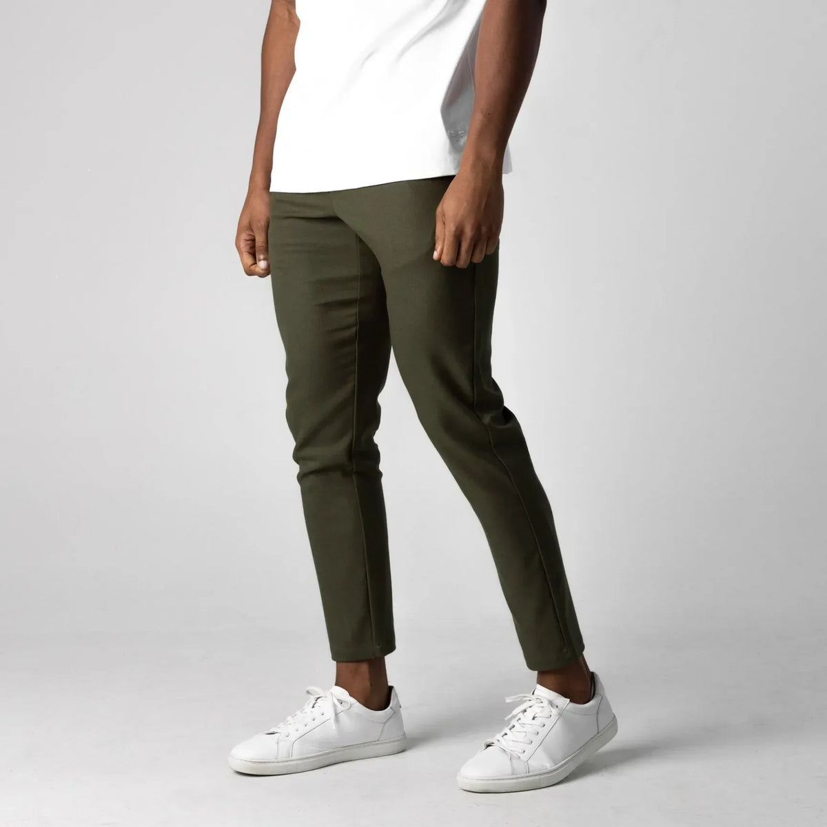 Hugo • Pantalón Chino Elástico