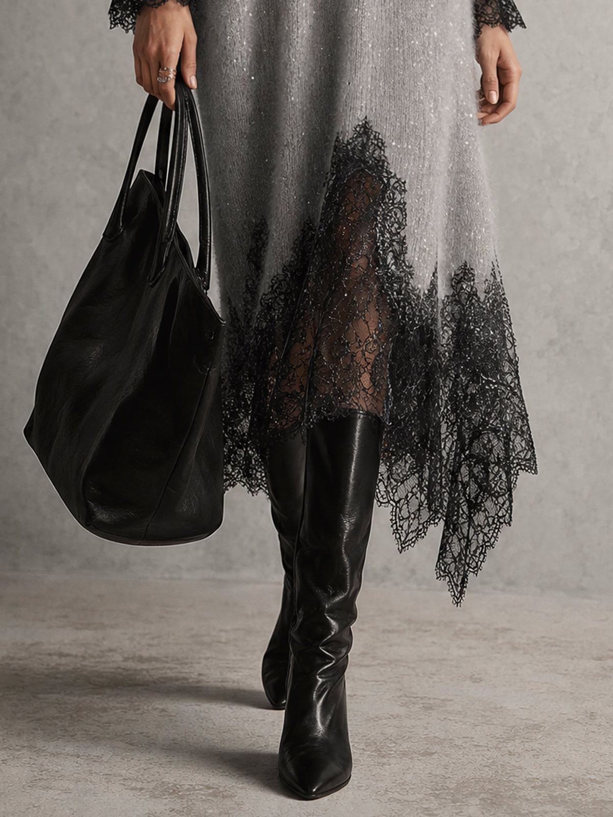 Vega • Vestido Midi De Punto Con Bajo De Encaje