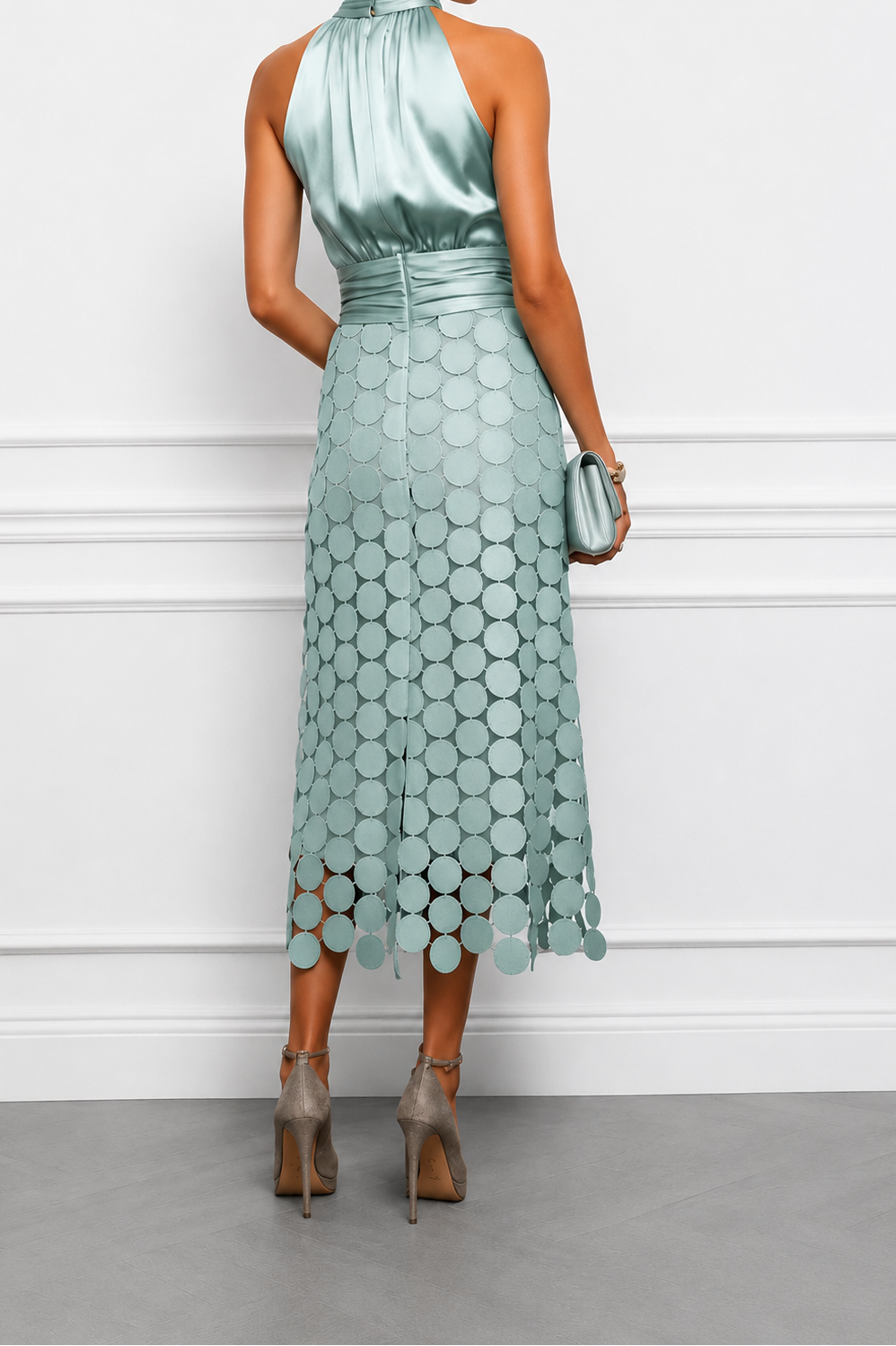 Paloma • Vestido Midi Halter Con Apliques Circulares