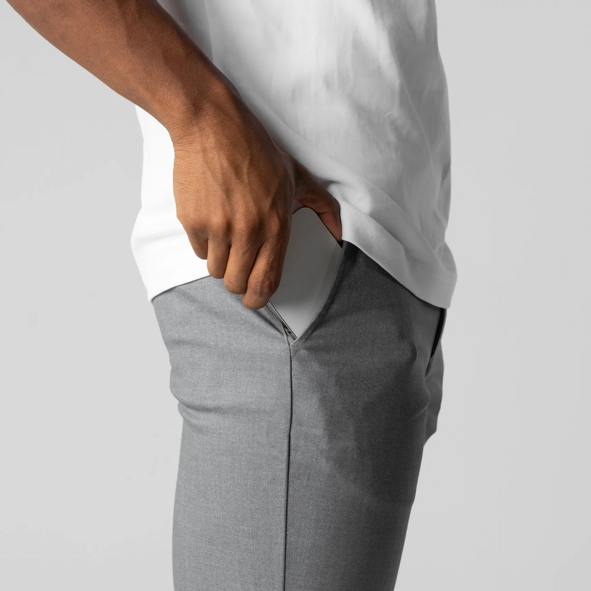 Hugo • Pantalón Chino Elástico