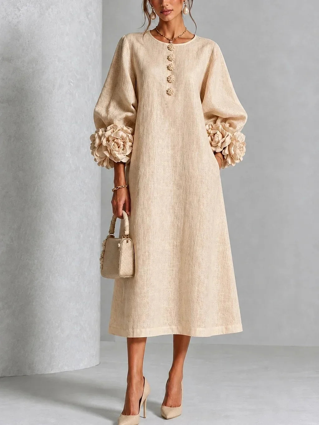 Mireia • Vestido Midi Kaftán Con Cuello En V Y Puños De Flores En Relieve